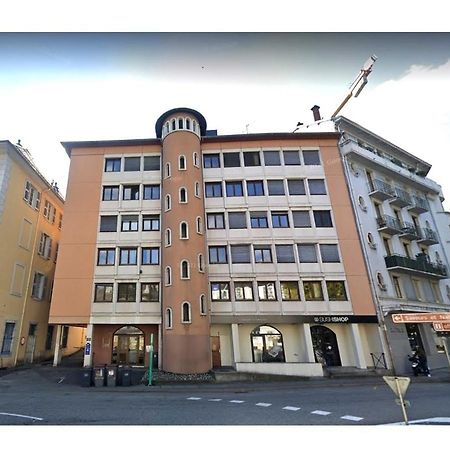 Charmant Appart Sous Toits Proche Chateau Des Ducs Chambery Exterior photo