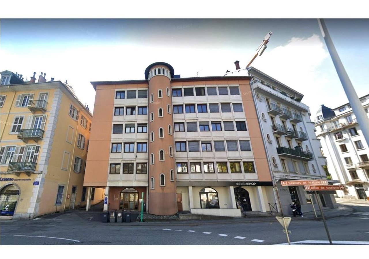 Charmant Appart Sous Toits Proche Chateau Des Ducs Chambery Exterior photo